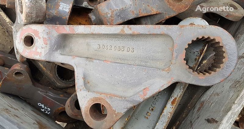 Massey Ferguson spare parts for Massey Ferguson 8210,8220,8240 wheel tractor kerekes traktor-hoz