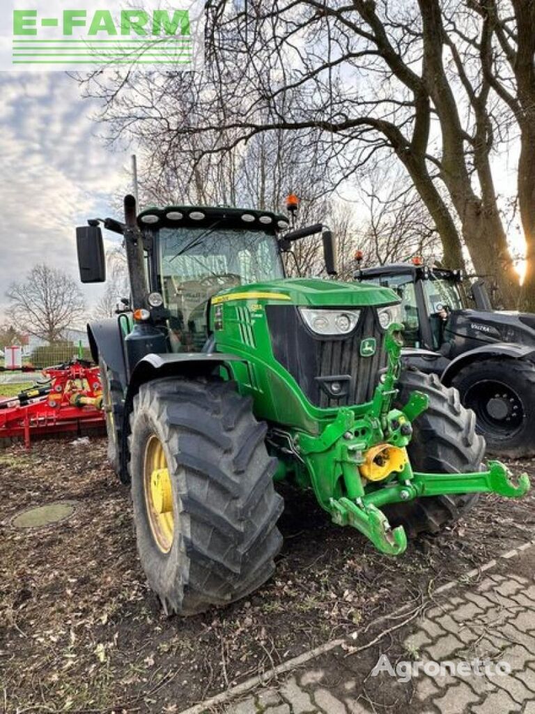 6215 r kerekes traktor