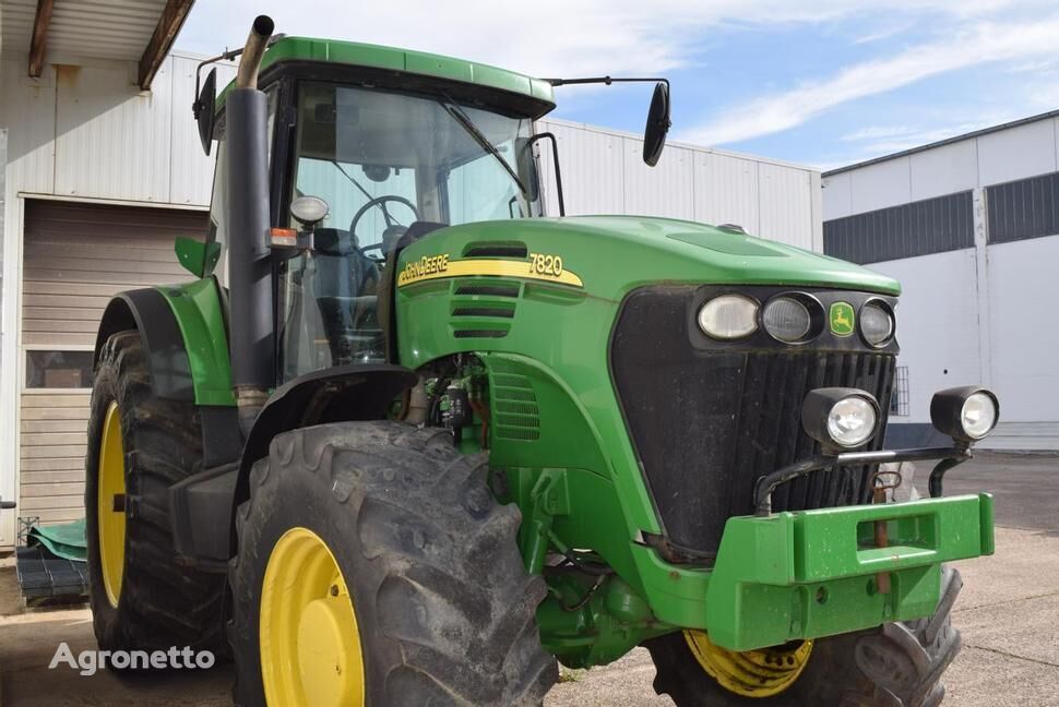 John Deere 7820 kerekes traktor