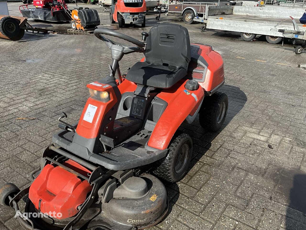 2019 Husqvarna Rider 216TAWD Zitmaaier fűnyíró traktor