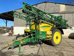 John Deere 732i vontatott permetezőgép